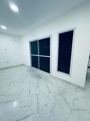 Complejo 4 Duplex + 2 Galpones En Temperley C/renta