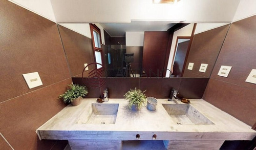 Hermosa Casa En Alquiler Anual. A Pasos Del Mar Y Muy Cerca De Playa Mansa.- Ref: 1330