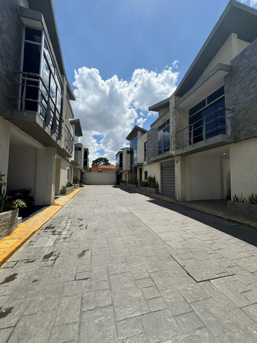 Townhouse En Naguanagua Sector Manantial Res. Naiguata (ch)