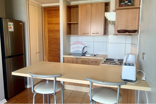 Un Dormitorio, Vicuña Mackenna Con Marin !!