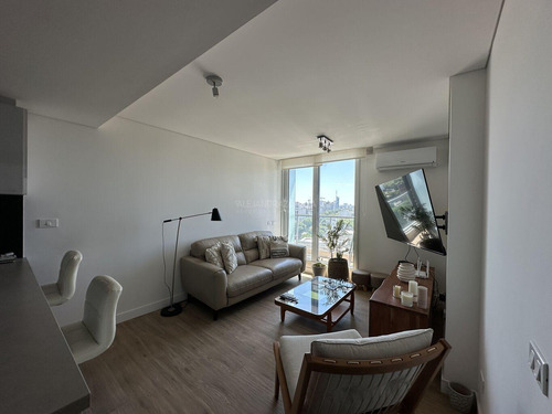 Venta Con Renta Apartamento 2 Dormitorios En Edificio Joy. Garage