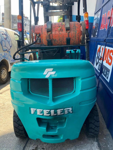 Autoelevador Feeler 2,5 Tn, 4 Mts Nafta/ Gas Automático