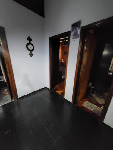 Casa En Venta - 3 Dormitorios 1 Baño - 120mts2 - Lanús Oeste