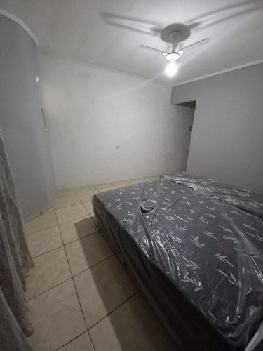 Casa 3 Dormitorios, 1 Suite, Mobiliada, 30 Metros Do Mar, Locação