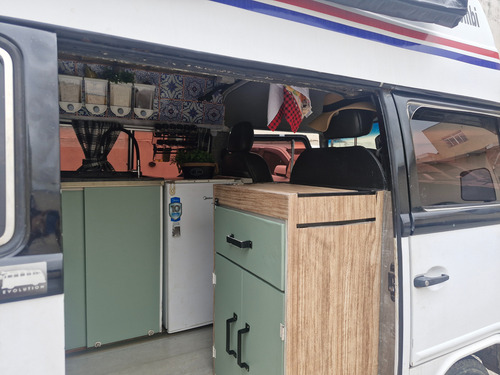 Kombi Home Com Teto Alto Imperdível