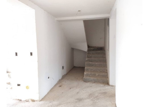 Town House En Venta En Obra Gris Ubicado En Residencias Vista Al Golf Urb Villas De San Diego Country Club. St