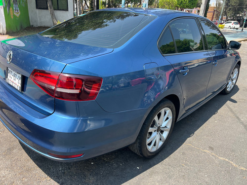 Volkswagen Jetta 2.0 L4 At