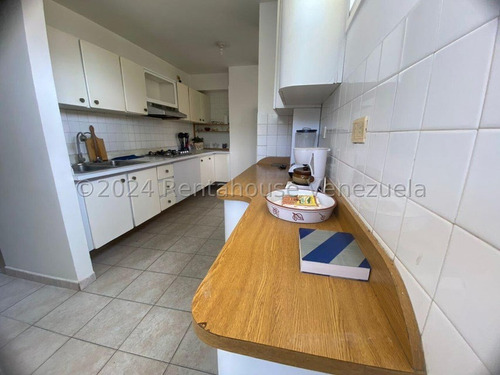 Apartamento Alquiler Santa Paula #25-2103 Lb