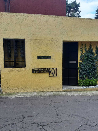 Casa En Condominio En Condominio De 3 Niveles, En La Colonia Contadero