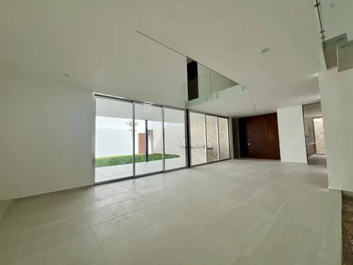 Casa En Venta En Mérida, Privada El Origen, Mod. 597, De Lujo