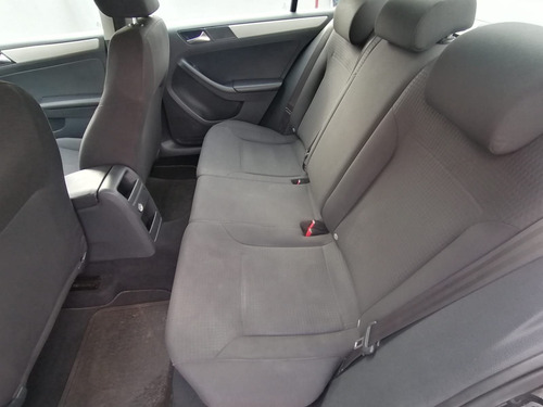 Imagen 10 de 15 de Volkswagen Jetta 2016 2.5 Comfortline Tiptronic At