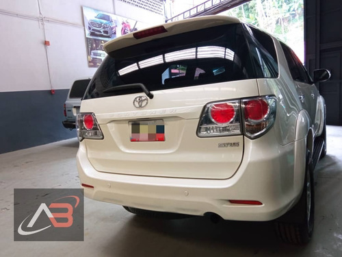 Imagen 4 de 13 de Toyota Fortuner Sr5 Automatica Dubai 4x4