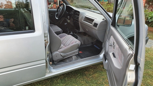 Imagen 12 de 23 de Isuzu Pick-up 2003 2.8 Turbo Ls D/c 4x2