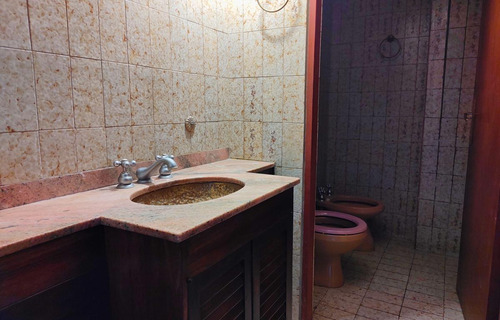 B° Bombal - Casa Multifuncional En Venta-4 Dormitorios-4 Baños - Ascensor- Piscina