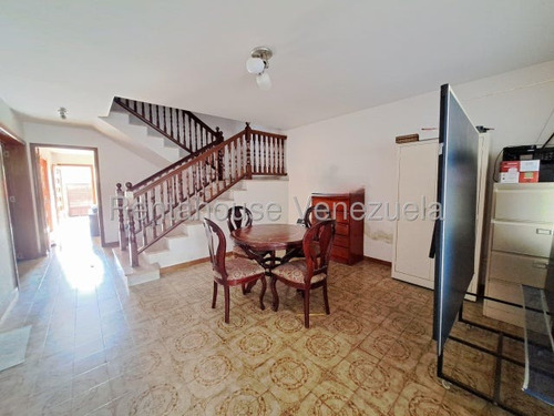 Trigal Norte Hermosa Casa Dos Niveles En Venta Ubicada En Valencia 25-20597 Eloisa Mejia