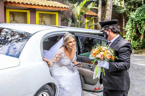 Imagem 2 de 5 de Locação De Limousine