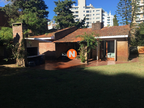 En Venta Casa De 4 Dormitorios Más Dependencia, Brava, Punta Del Este