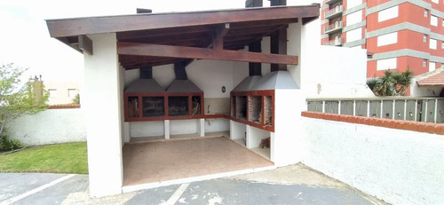 Muy Buen Edificio, Dto 2 Ambientes C/ Vista Frontal Al Mar!