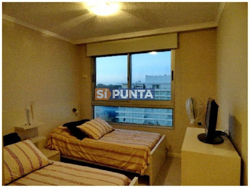 Imagen 6 de 21 de Edificio Con Servicios