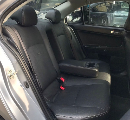 Imagem 13 de 25 de Mitsubishi Lancer 2.0 Automático Prata Ano 2014