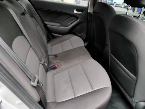 Imagen 14 de 15 de Kia Forte 2.0 Lx At 2018