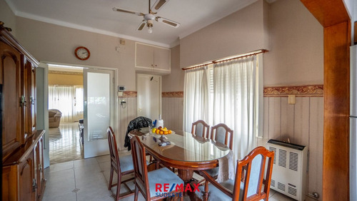 Venta Casa 2 Dormitorios Con Garage En Villa Mitre