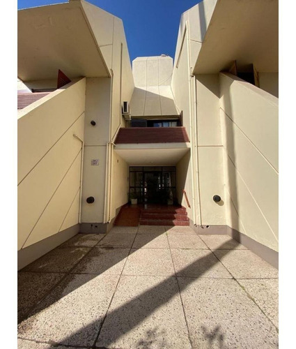 Imagen 1 de 9 de Zona Sur - A Mtrs De Valparaiso Complejo Cerrado