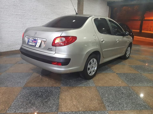 Peugeot 207 1.4 Xr Passion 8v Flex - 2011