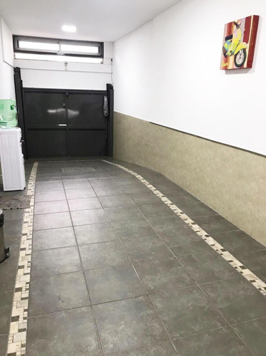 Casa 4 Ambientes En Venta, Estilo Minimalista, Como A Estrenar. Haedo Centro, Haedo Sur.