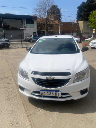 Imagen 2 de 18 de Chevrolet Onix 2016 1.4 Lt 98cv