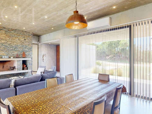 Casa En Venta Costa Esmeralda Con Pileta