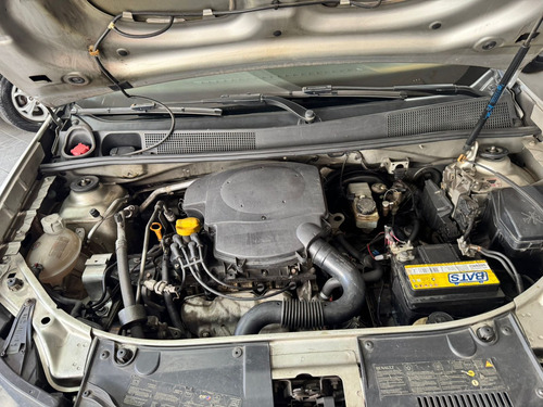 Renault Logan 1.6 Expression Hi-power 4p