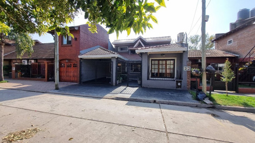 Casa 5 Ambientes Pileta Lavadero Cochera Y Quincho