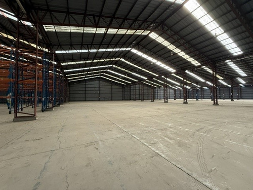 Centro De Distribucion En Lo Boza - Gran Bodega Con Oficinas