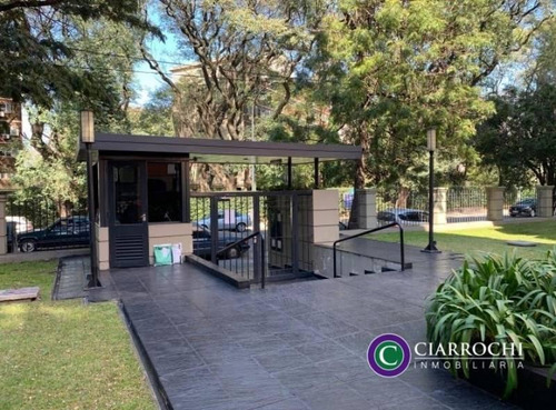 Departamento Con Cochera En Edificio Torre - Belgrano Chico