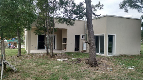 Imagen 3 de 8 de Casa En Venta En Santa Elena - Pilar Del Este