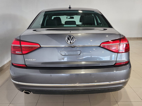 Volkswagen Passat 2.5 Tiptronic Highline At