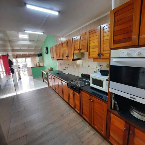 Imagen 13 de 30 de Chalet 4 Ambientes En Dos Plantas En Lo Mejor De Parque Luro