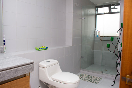 Imagen 15 de 16 de Hermoso Apartamento Poblado Castropol