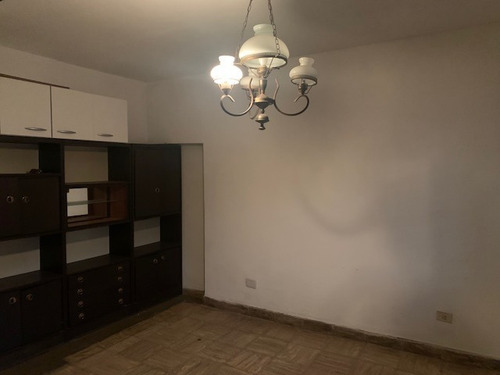 Imagen 6 de 20 de En Venta Casa, Muy Buena Ubicación, A Metros Del Colegio Padre Respuela (junín-bs As)