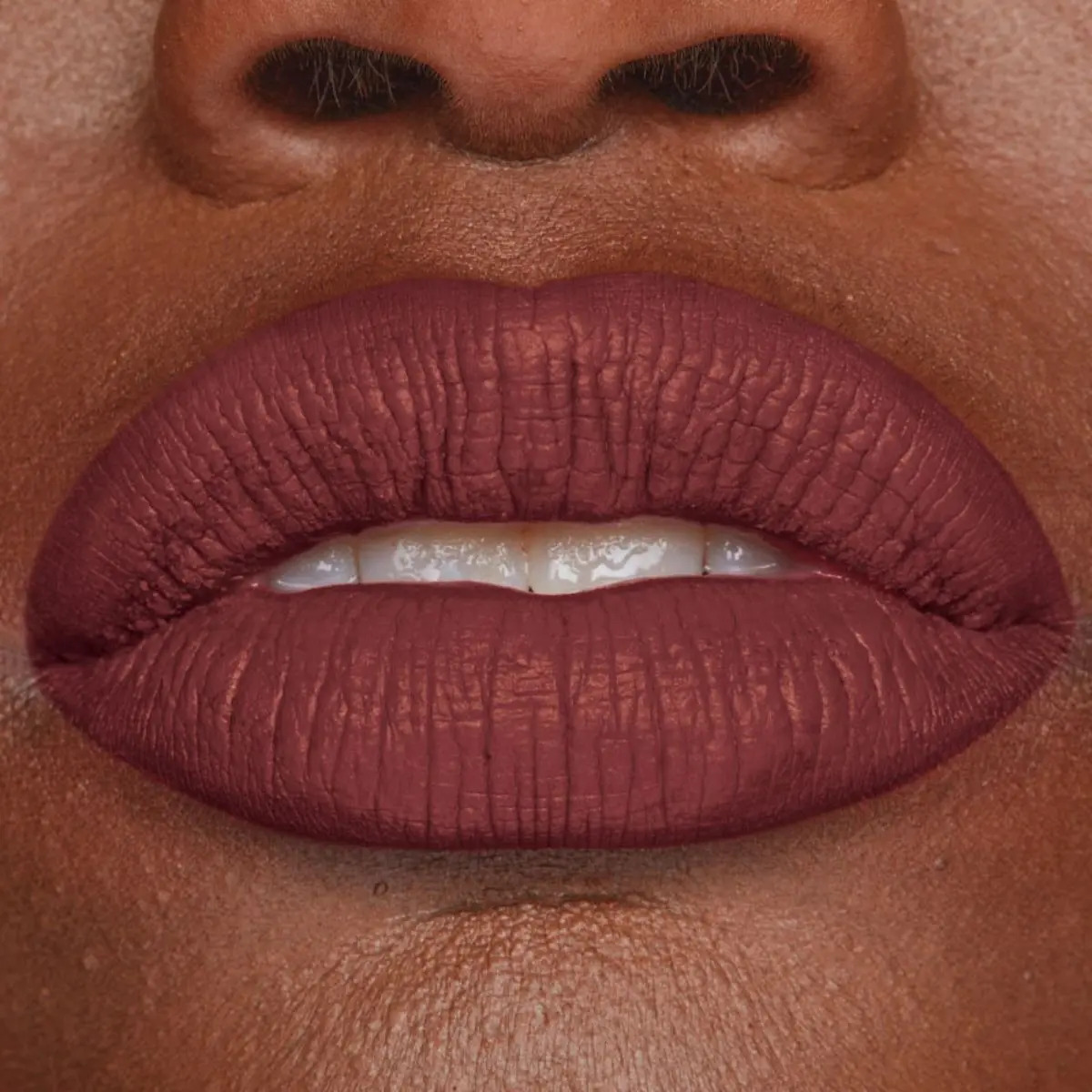 Avon Batom Líquido Power Stay 16h Duração Sua Cor Cor Marrom Rubi — miniatura 5