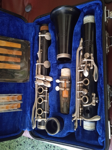 Imagen 2 de 3 de Clarinete Vito En Si Bemol Vendo O Cambió