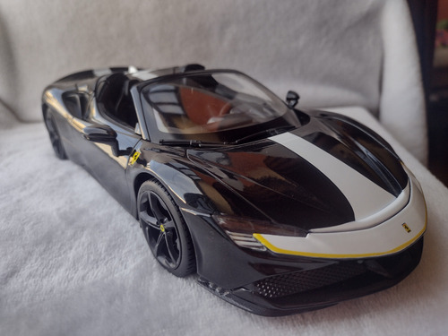 Maisto Ferrari Escala 1/18 Negro Usado Negro (Usado)