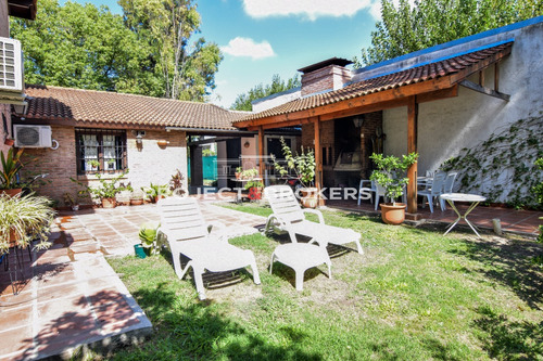 Encantadora Casa Rústica En Ituzaingo Norte