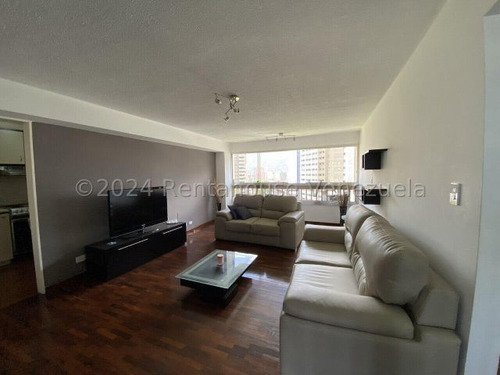 Apartamento En Alquiler En La Urb. Colinas De Quinta Altamira #24-24037