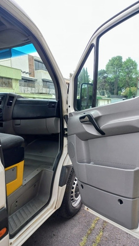 Imagen 6 de 9 de Volkswagen Crafter 2013 2.0 L4 Lwb 19 Pasajeros 3.88t Mt