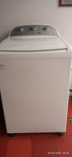 Lavadora Whirlpool Automática.