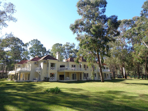 Semana Apart Al Bosque Frente De La Lagoon Cristal Punta Del Este Uruguay .un Lugar Unico