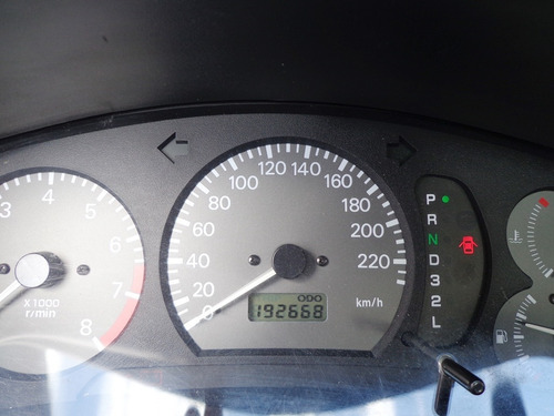 Imagen 14 de 14 de Mitsubishi Signo Glx 2010 Automático