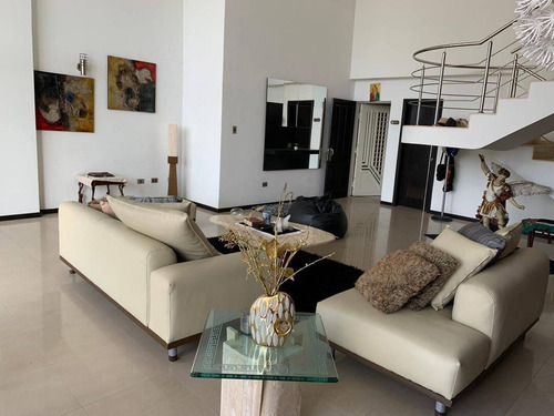 En Venta Moderno Pent House En Resd. Jacaranda En La Trigaleña Alta